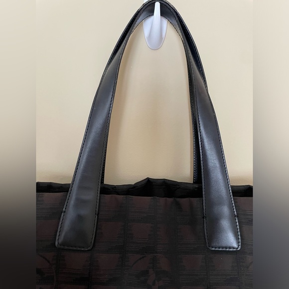 Authentic Chanel Tote 🖤 - Picture 9 of 13